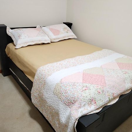 Cool And Affordable Apartment Galesburg Dış mekan fotoğraf