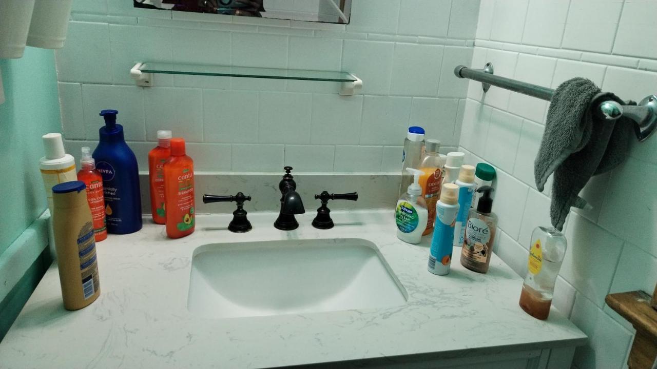 Cool And Affordable Apartment Galesburg Dış mekan fotoğraf
